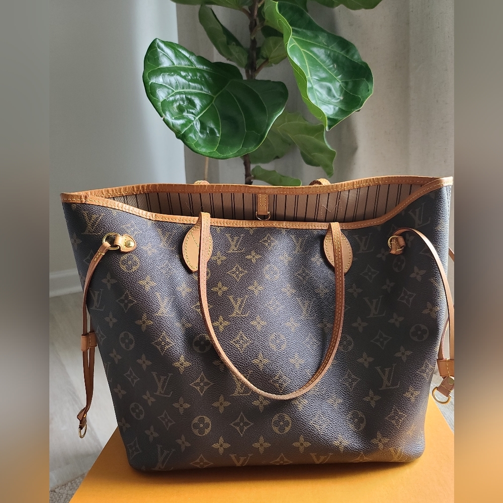 Authentic Louis Vuitton Neverfull MM Bag